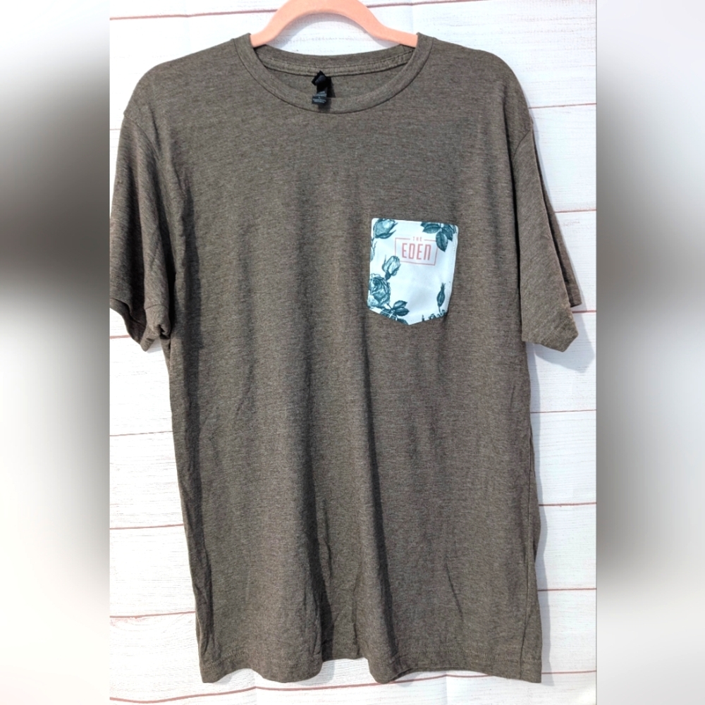 Nwot Deluxe Brown and Blue Short Sleeve Tee Size L